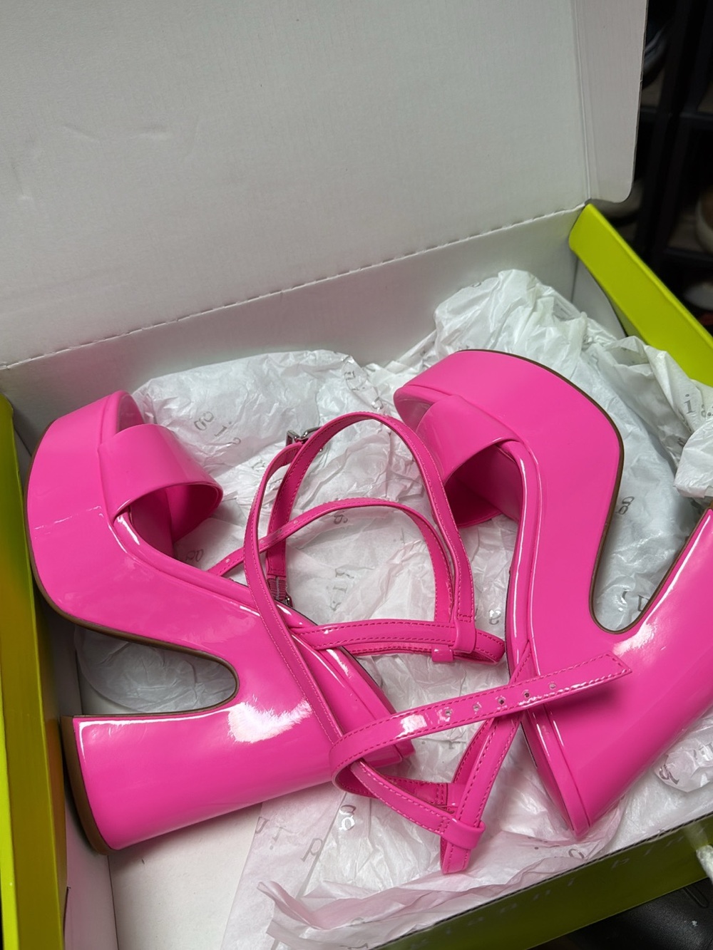 Gianni Bini Lime Green Women’s Heels Box